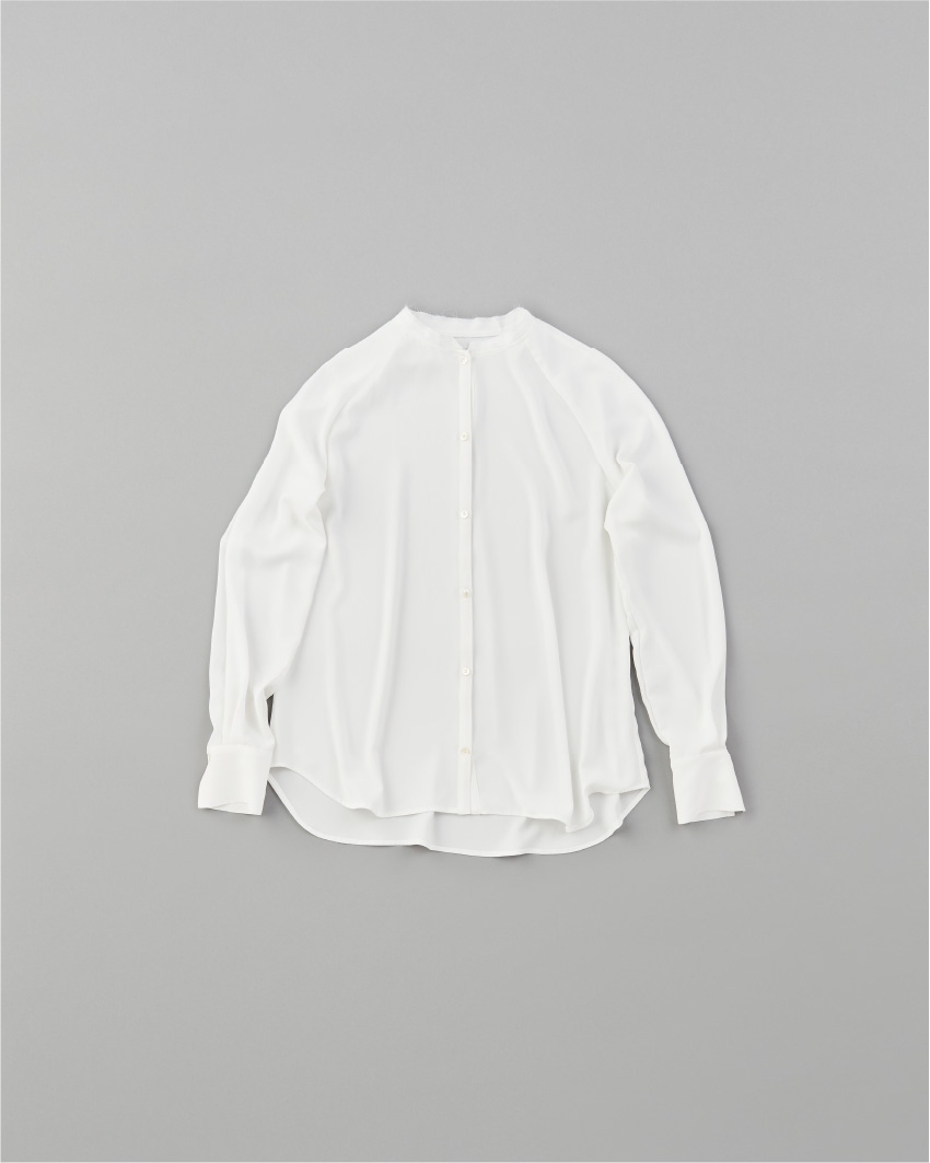 ホワイトのラグランスリーブブラウス - CACUMA2021AW 渡邉良重さんの服