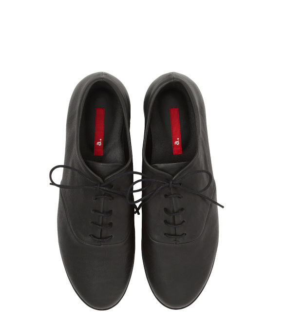 ホバークラフトソールの紐靴（黒）