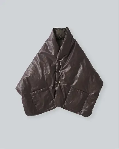 REVERSIBLE DOWN CAPE