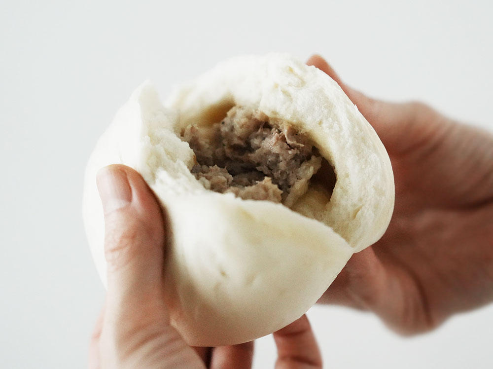 鹿港「肉まん」「カレー肉まん」- おいしいからおしえたいCLUB