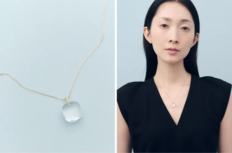 水晶のスクエアネックレス