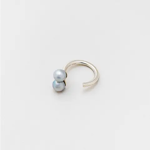 パールのオープンリングの写真