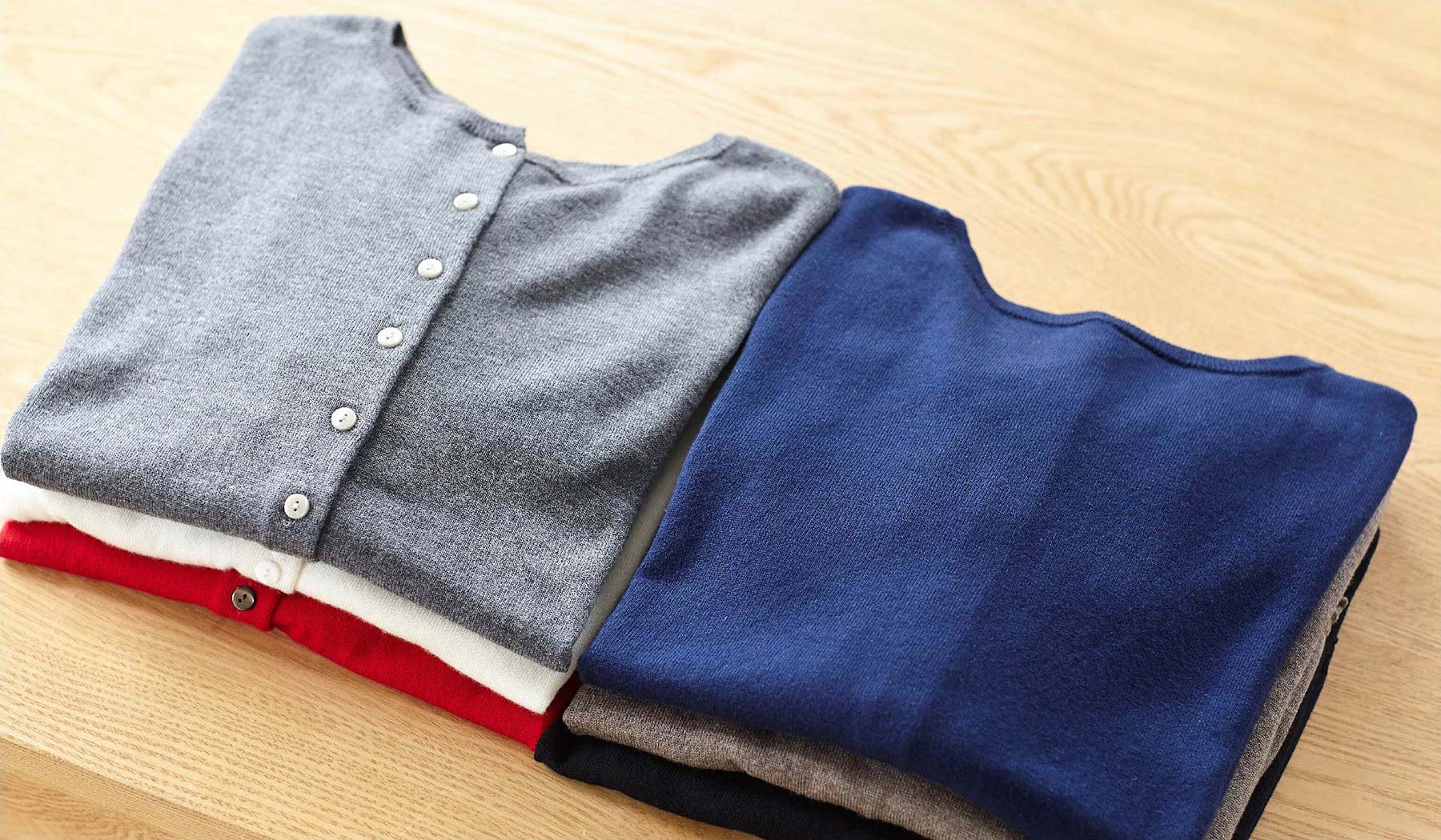 STAMP AND DIARYの2-way カーディガン。