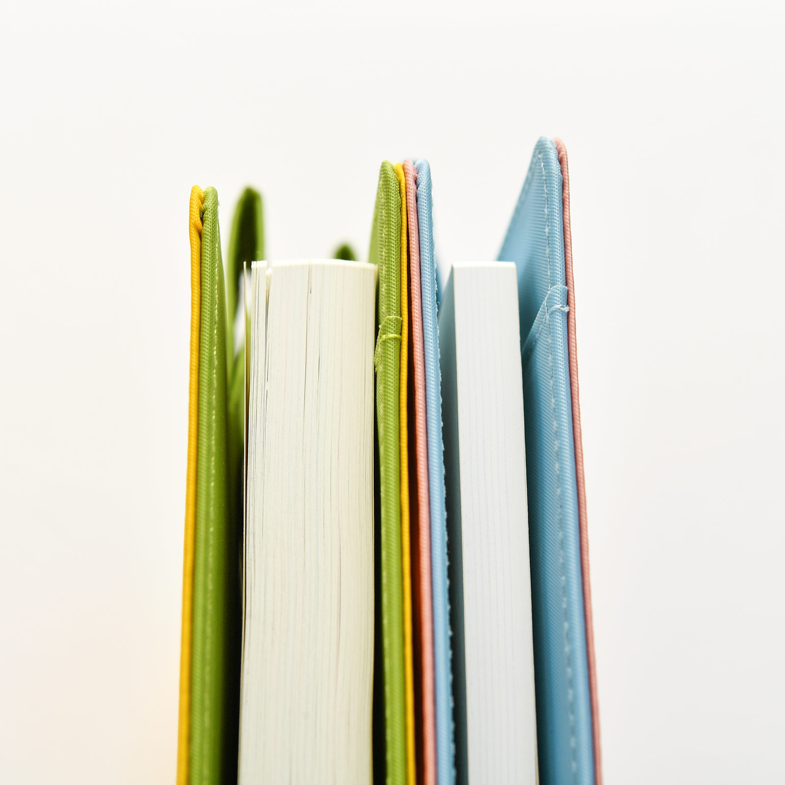 手帳本体 カズン avec （7月はじまり） - 手帳ラインナップ