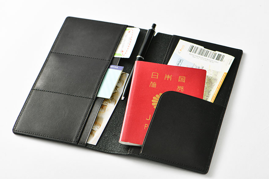 B JIRUSHI YOSHIDA / パスポートカバー（ブラック） - 手帳 