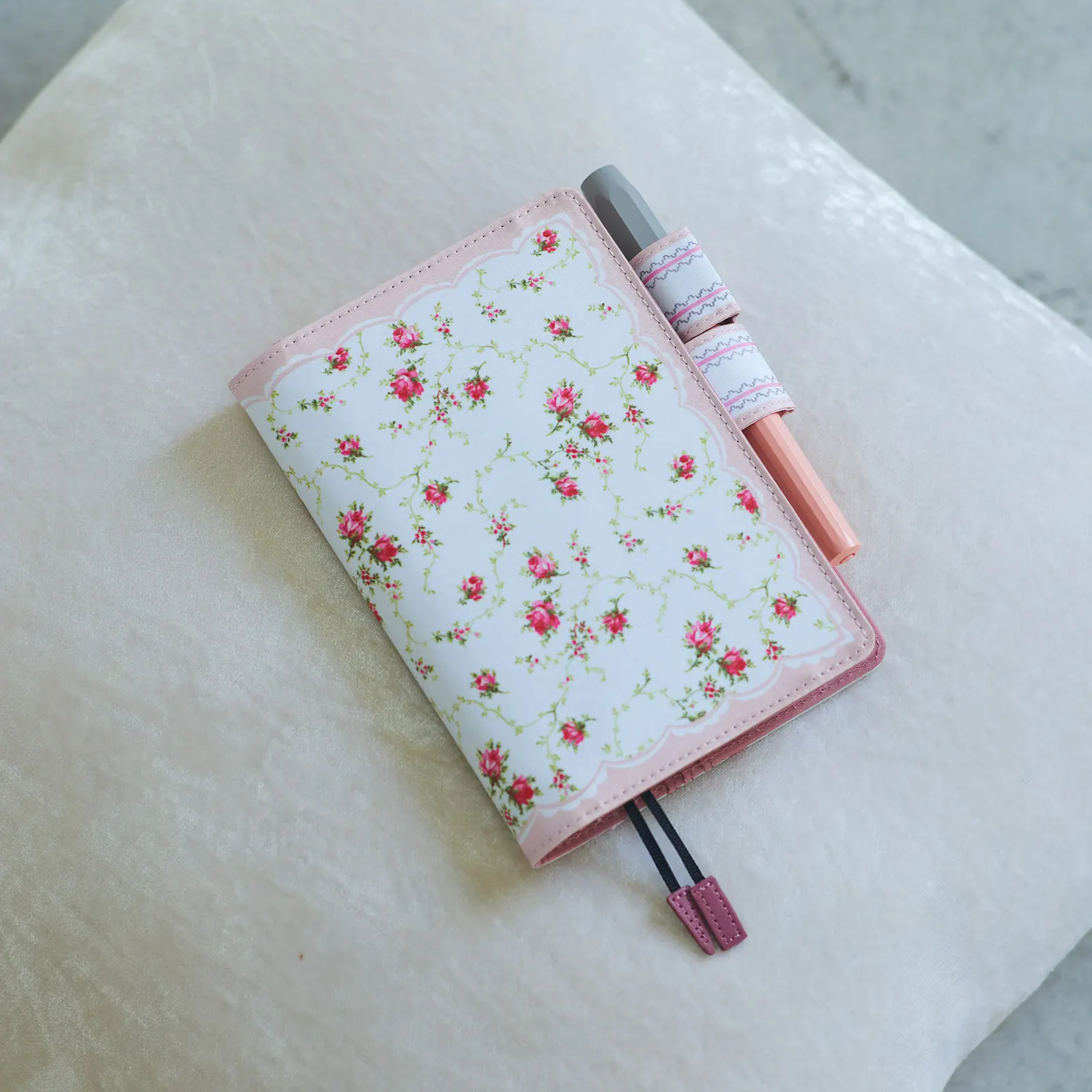 Hobonichi Planner Cover for A5 Cousin - Classic Fabrics Petite Roses [2022]