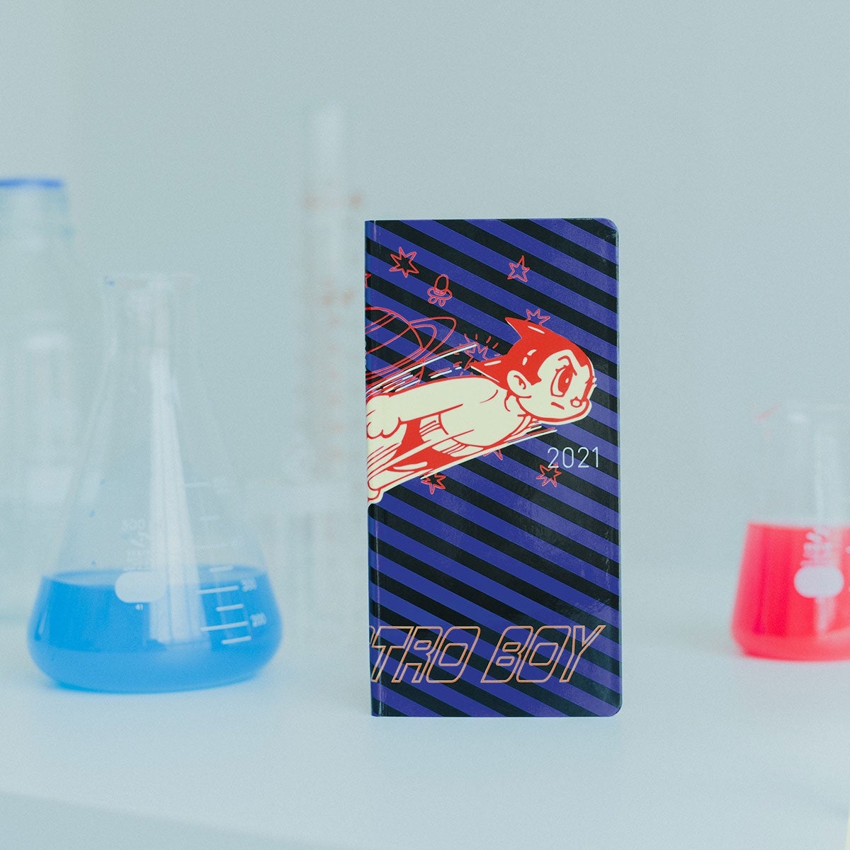 【未使用品】ほぼ日手帳カバー 鉄腕アトム 手塚治虫　★専用下敷き付き 鉄腕アトム / 空をこえて ［weeks］ - ほぼ日手帳 2021年版 - ほぼ日