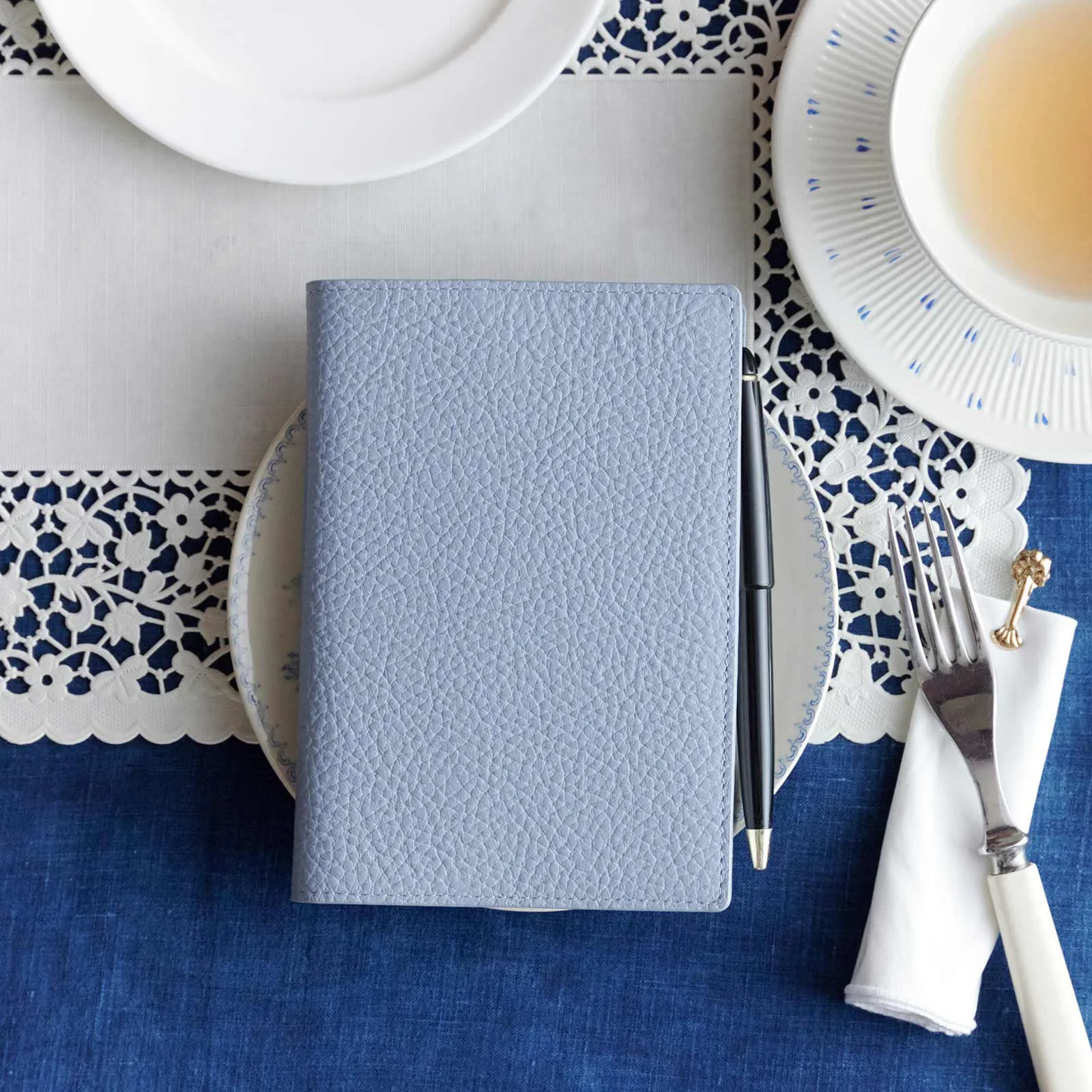 Leather: Taut (Celeste Blue) A6 Size (fits Planner and Original) - Techo  Lineup - Hobonichi Techo 2023