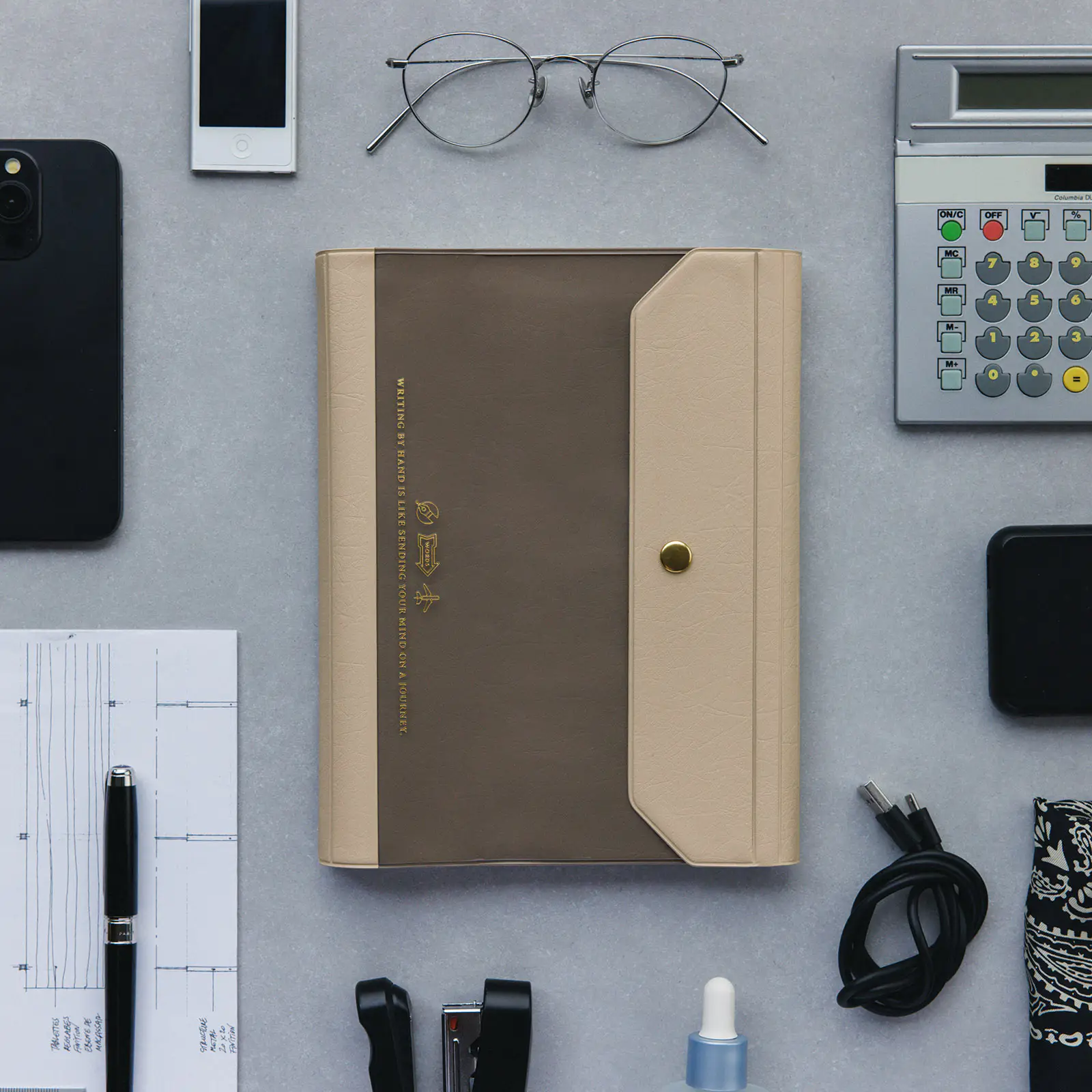 ほぼ日手帳カバー　アンリークイール　カズン　A5 アンリークイール 手帳カバー ほぼ日カズン A5 黒 Amazon.co.jp