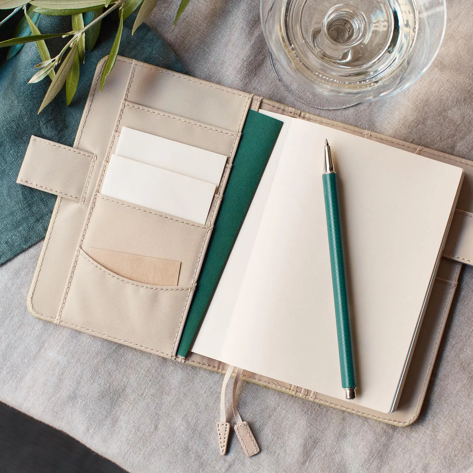 カラーズ / オリーブガーデン ［オリジナルサイズ（A6）］ - 手帳