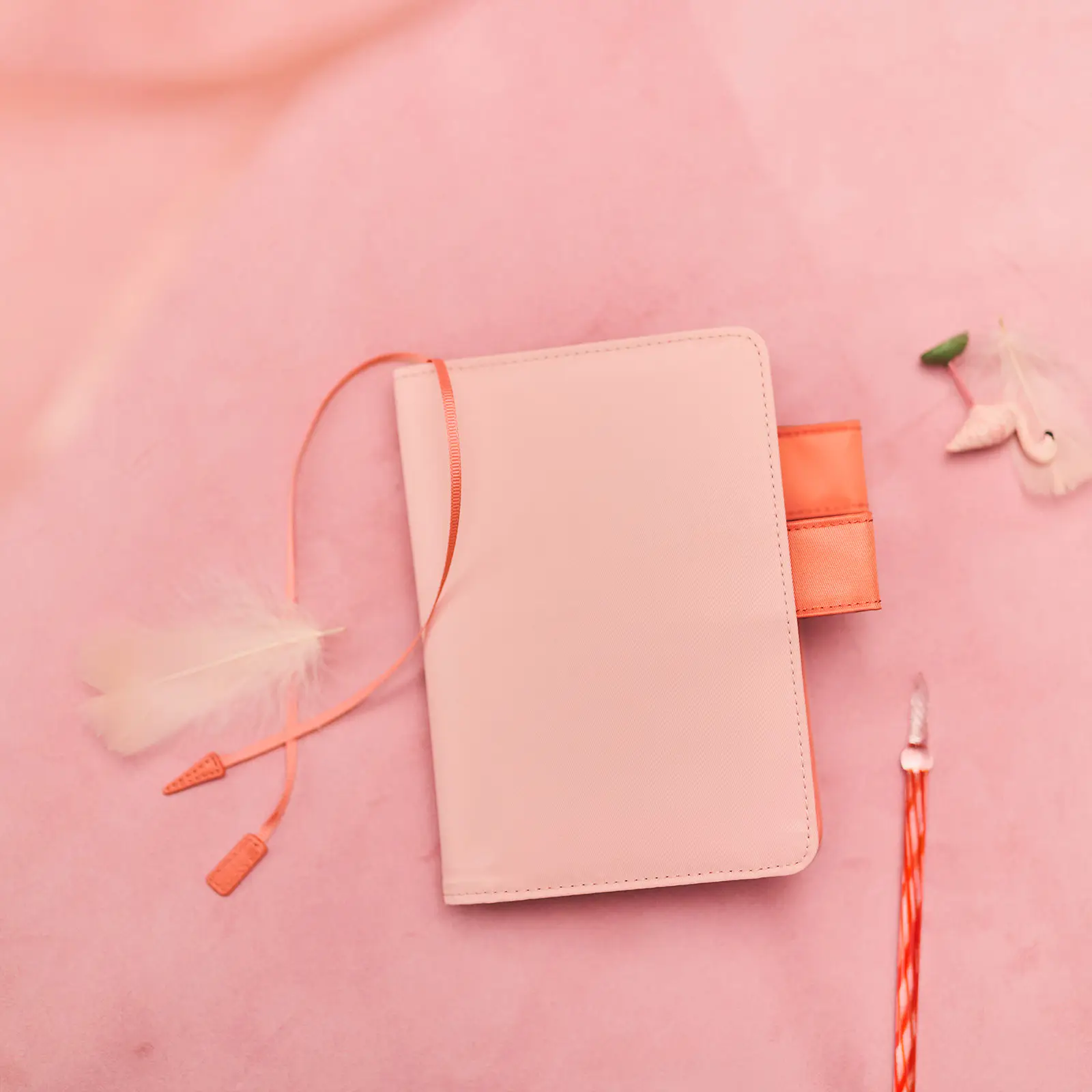 カラーズ / エアリーフラミンゴ ［オリジナルサイズ（A6）］ - 手帳