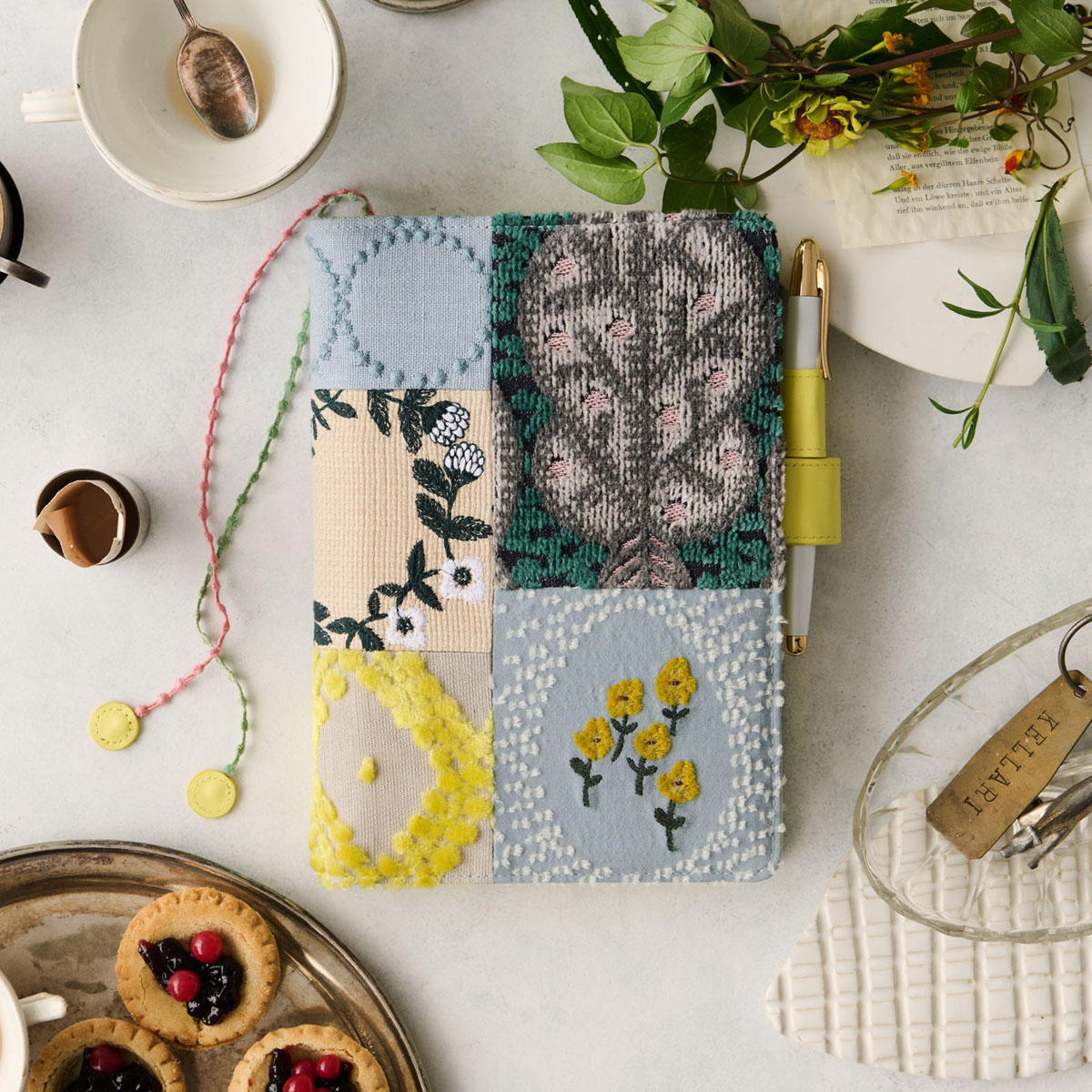 ミナペルホネン ほぼ日手帳カバー　カズン 楽天市場】ほぼ日手帳 / 手帳カバー / カズン［A5サイズ］ミナ