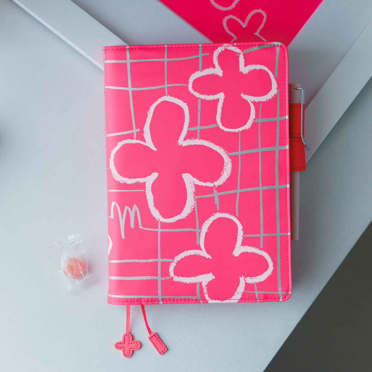 牛革 薔薇型押し ローズピンク × パール A5 手帳カバー　ほぼ日手帳　カズン 3_9eca240a33b6f3952b17626edb79