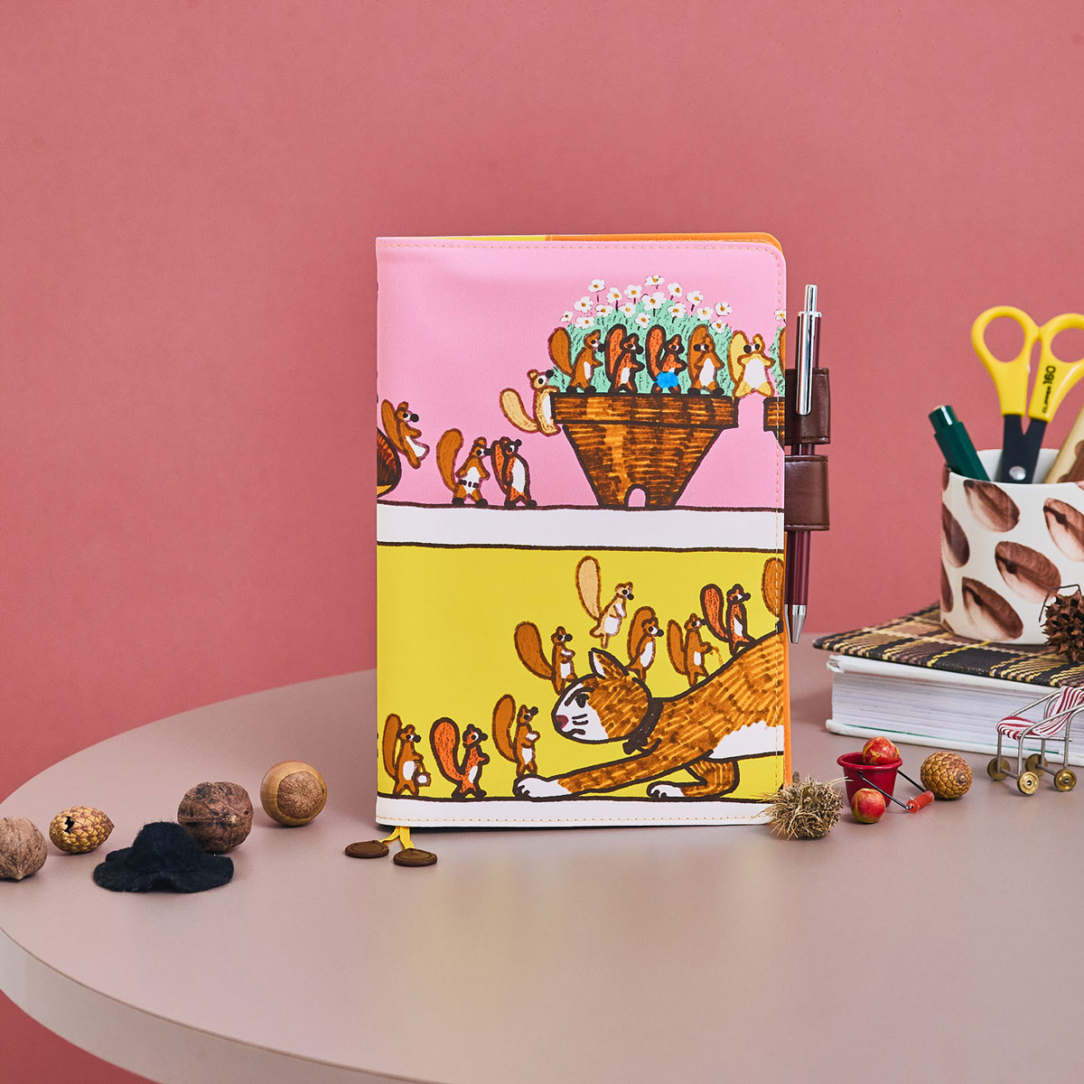 ほぼ新品です！ 100%ORANGE / りすはどこへゆく ［カズンサイズ（A5）］ - 手帳