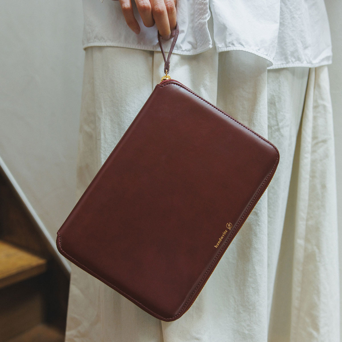 Amazon.co.jp: ほぼ日手帳 カズン(A5)手帳カバー Single Color/amarone : 文房具・オフィス用品 ほぼ日手帳 カズン(A5)手帳カバー Single Color/amarone