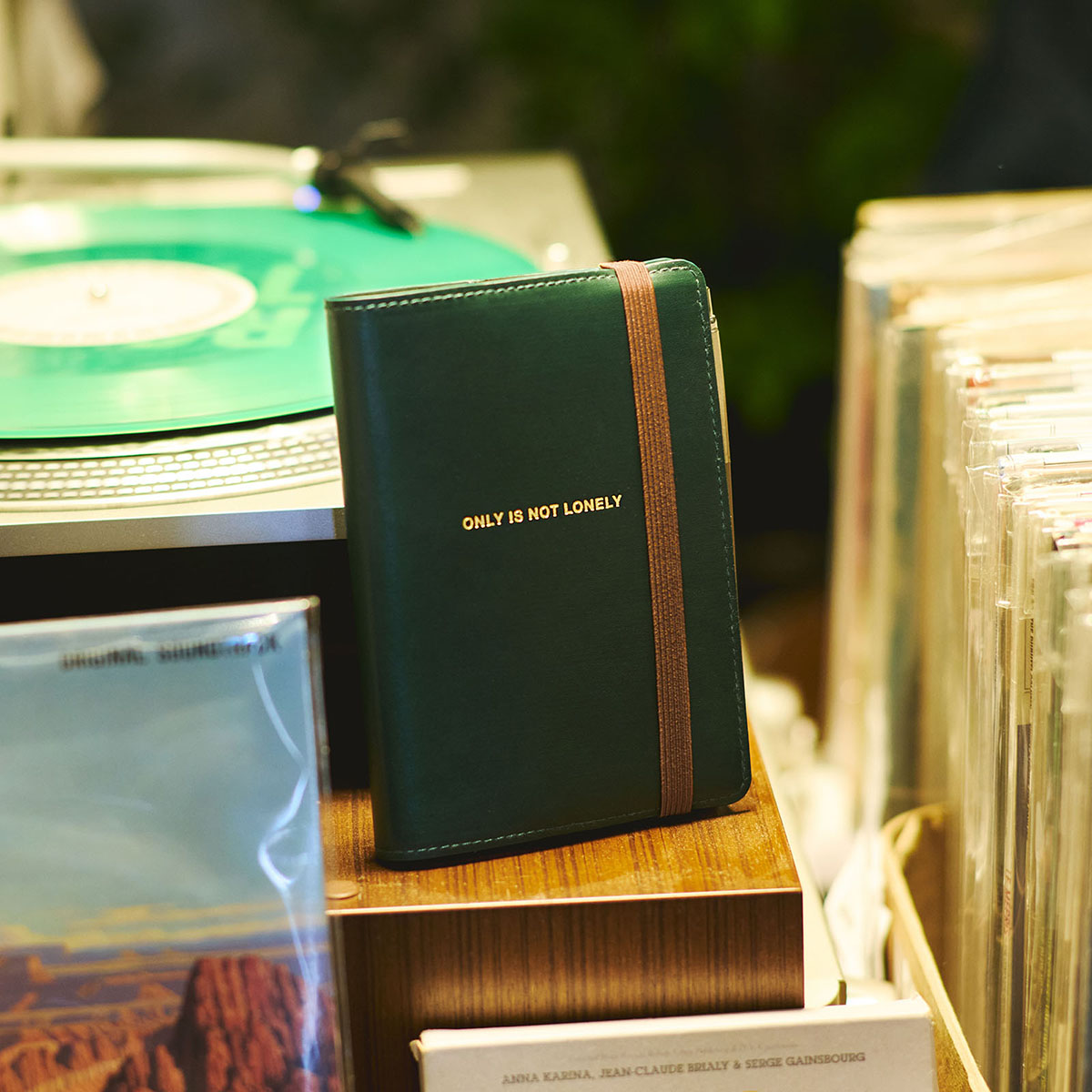 ONLY IS NOT LONELY（Ivy Green） ［オリジナルサイズ（A6）］ - 手帳