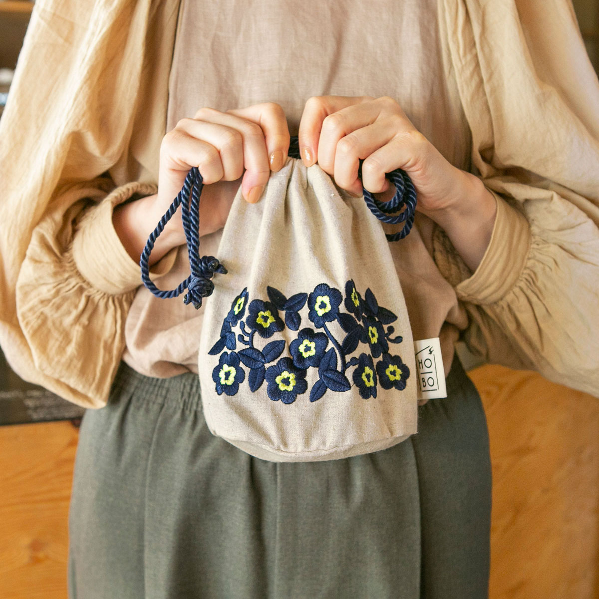 ウクライナの花 ［いつでも巾着バッグ］ - ひきだしポーチラインナップ