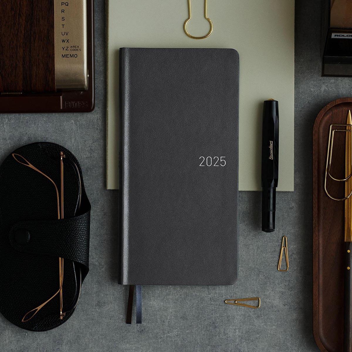 ほぼ日手帳カバー 2025 Charcoal Gray ほぼ日手帳カバー 2025 Charcoal Gray ほぼ日手帳カバー 2025 Charcoal