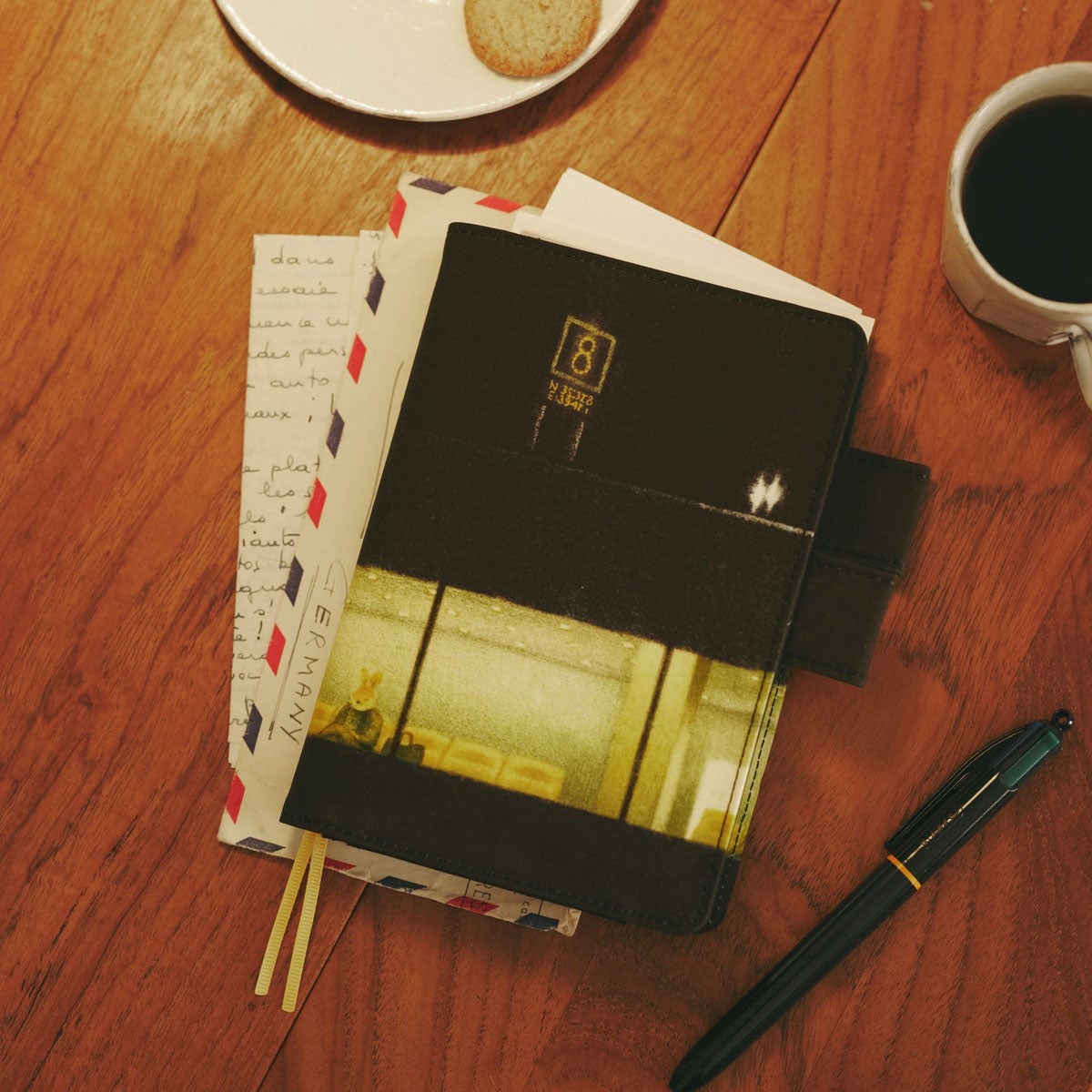 Hobonichi Akiko Miyakoshi: An Airport at Night Cover