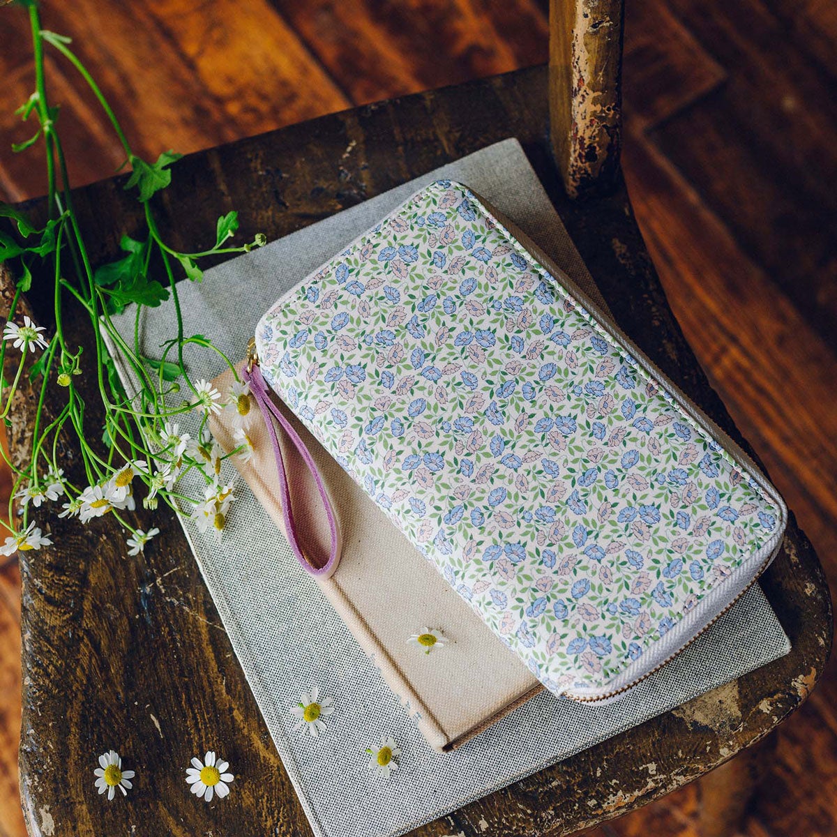 J41 第31回リチオーネ国際切手展（加刷）初日カバー（1通完） LIBERTY FABRICS / Sasha Kiora ［weeksカバー］ - 手帳ラインナップ