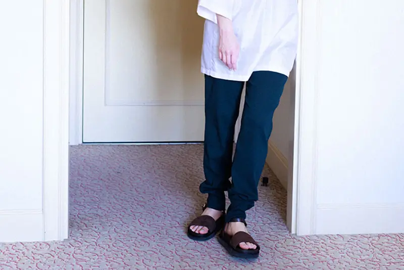裾リブスリムテーパードパンツ