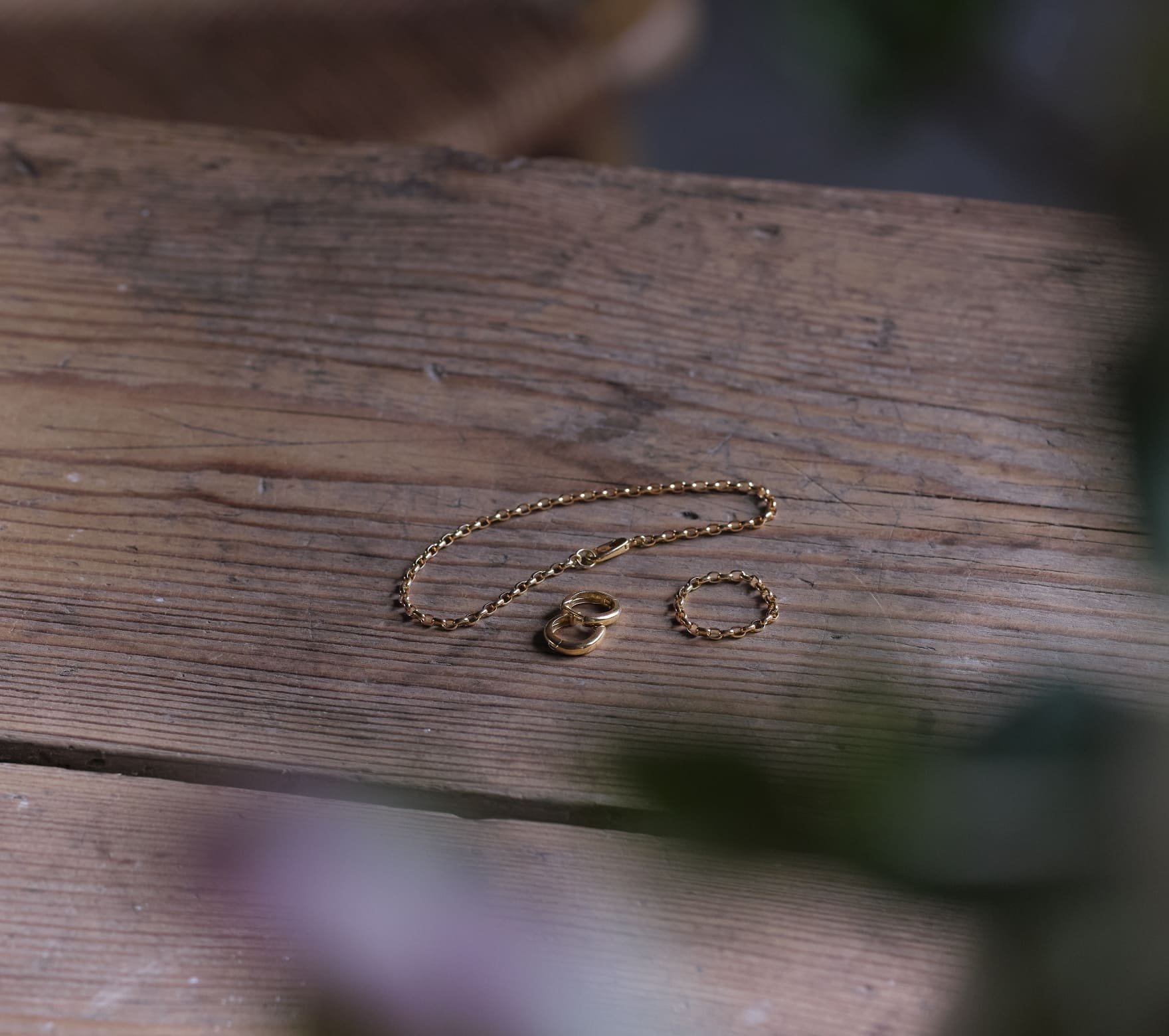 ひとさじのジュエリー une pincée | Gold Oval Chain Bracelet／10kt Gold, Hoop Pierce・glacé 12mm／10kt Gold, Gold Chain Ring・wide／10kt Gold の画像