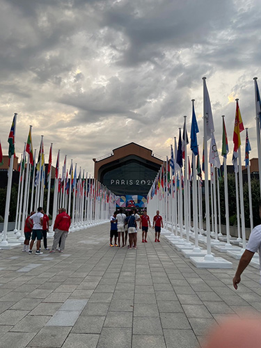 2024 パリオリンピック　シャルルドゴール空港職員　ピンバッチ 2024 パリオリンピック シャルルドゴール空港職員 ピンバッチ