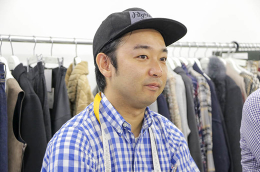 美品 COMMEdesGARCONS 白シャツ 短冊カッティング ポリエステル HO-B008-051-2.jpg?v=1738826060